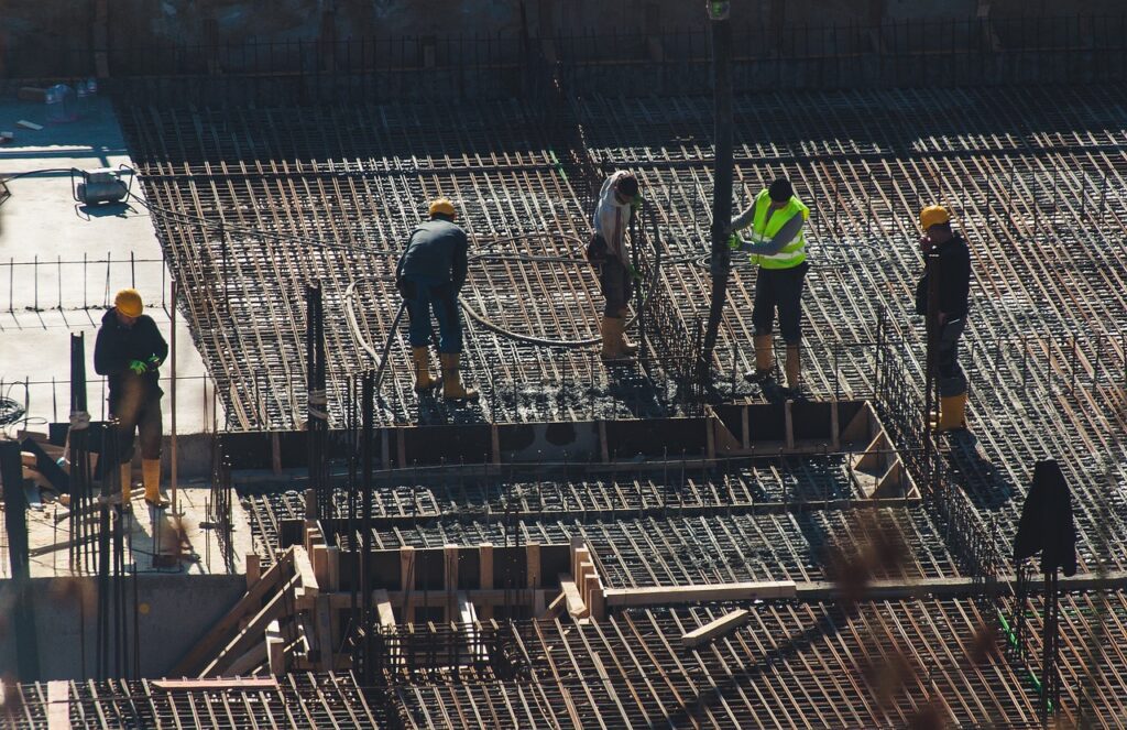 construction site, workers, construction-7077291.jpg